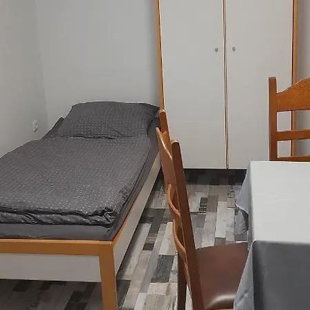 Gaestezimmer Salzgitter Ii In ホームステイ *